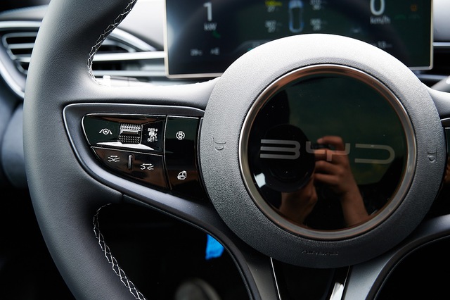 Cận cảnh ‘chiến thần’ BYD Seal - sedan điện hiếm hoi trên thị trường, tăng tốc 0-100km/h trong 3,8 giây - Ảnh 9.