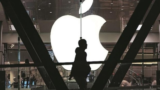 Nhân viên làm việc lâu đời nhất Apple đã tại vị được 48 năm: Được tuyển dụng từ năm 14 tuổi, là thành viên thứ 8 của nhà táo khuyết, từng bị cảnh báo ‘đừng nên chơi với Steve Jobs’- Ảnh 1.
