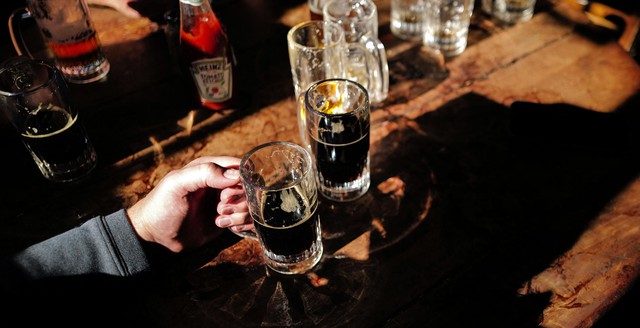 Quyết định lần đầu tiên trong lịch sử của Mỹ đang khiến ngành bia rượu lâm vào khủng hoảng chưa từng thấy- Ảnh 3.