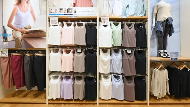 Uniqlo gây chấn động ở châu Âu bằng chiếc áo bra-top: Lao thẳng vào chiến trường thời trang lâu đời bậc nhất, đánh bại Zara, H&M bằng mác 'công ty Nhật Bản'- Ảnh 2.