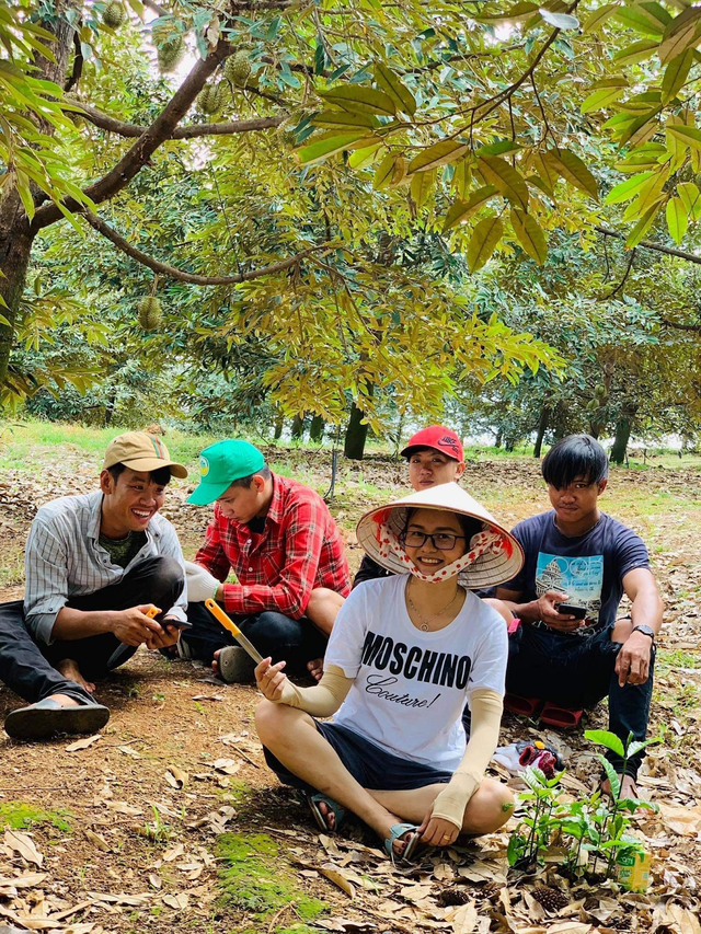 Chuyện khởi nghiệp của "O Huyền sầu riêng" vừa gây bão drama trong phiên live của "Hằng Du Mục": 2 lần vỡ nợ, bỏ phố về quê lập công ty giúp nông dân thoát cảnh "được mùa mất giá"- Ảnh 3.