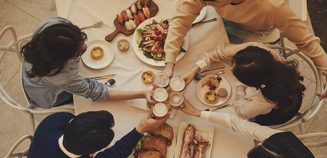 Sau bữa tối, bạn bị hỏi: 'Bữa tối tốn bao nhiêu?' – Đừng nói 'Không tốn là bao', người EQ cao sẽ đối đáp 1 CÂU khiến đối phương thán phục- Ảnh 1.