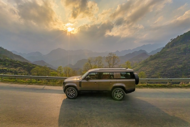 Land Rover bắt tay Zannier Hotels Bãi San Hô: Khám phá khả năng "cân" mọi loại địa hình của chiếc Defenders huyền thoại và khám phá Phú Yên tươi đẹp- Ảnh 6.