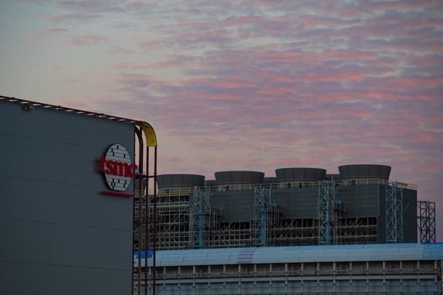 Cú sốc tại Mỹ của TSMC: Xung đột văn hóa khiến đôi bên thất vọng, nhà máy sau 4 năm chưa thể bán chip, công nhân Mỹ phải tới châu Á đào tạo lại- Ảnh 2. Cú sốc tại Mỹ của TSMC: Xung đột văn hóa khiến đôi bên thất vọng, nhà máy sau 4 năm chưa thể bán chip, công nhân Mỹ phải tới châu Á đào tạo lại- Ảnh 2.
