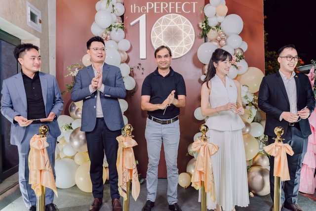 Nghệ nhân kim hoàn Mỹ 38 năm kinh nghiệm dành hơn 300 giờ chế tác, mang về Việt Nam BST kim cương triệu đô - Ảnh 1.