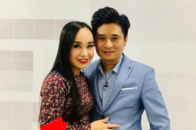 Nữ NSND là Phó Giám đốc gây bão MXH khi hát chèo cùng các "Anh trai vượt ngàn chông gai", tuổi 49 viên mãn bên chồng cũng làm Giám đốc nhà hát- Ảnh 5. Nữ NSND là Phó Giám đốc gây bão MXH khi hát chèo cùng các "Anh trai vượt ngàn chông gai", tuổi 49 viên mãn bên chồng cũng làm Giám đốc nhà hát- Ảnh 5.