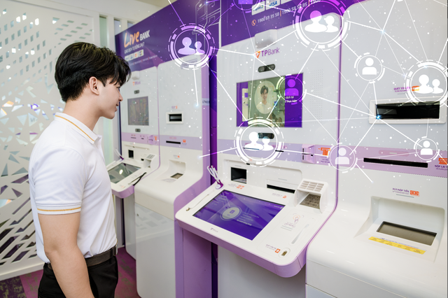 TPBank được vinh danh chuyển đổi số xuất sắc - Ảnh 1.