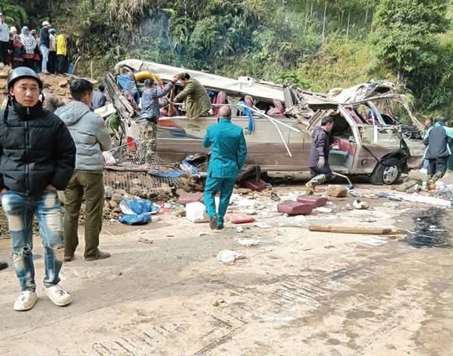 Danh tính 9 nạn nhân trong vụ lật xe ở Lào Cai chở đoàn giáo viên đi từ thiện - Ảnh 3.