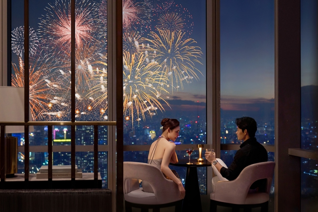 Khách sạn mùa lễ hội tại Sài Gòn và Hà Nội: Trải nghiệm Giáng sinh xa hoa không thể bỏ lỡ - Ảnh 8. Khách sạn mùa lễ hội tại Sài Gòn và Hà Nội: Trải nghiệm Giáng sinh xa hoa không thể bỏ lỡ - Ảnh 8.