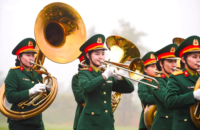 Lễ diễu binh 30/4 thành hiện tượng "hot nhất" mạng xã hội: Chủ đề đạt hơn 1,15 triệu lượt thảo luận, chưa đến Đại lễ đã 'bùng nổ'- Ảnh 2.