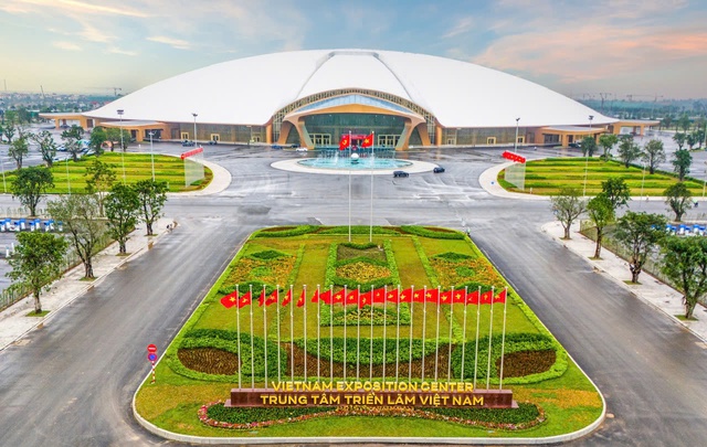 Chỉ sau gần 10 tháng thi cồng, Vingroup của tỷ phú Phạm Nhật Vượng chính thức bàn giao nhà triển lãm lớn nhất Việt Nam - Ảnh 1.