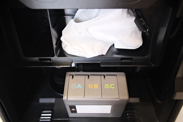 Khi Roborock, Ecovacs chưa kịp nâng chuẩn, Matrix10 Ultra đã đi trước một bước: Robot hút bụi biết thay giẻ, giặt 100°C và chăm sóc sàn gỗ - Ảnh 9.