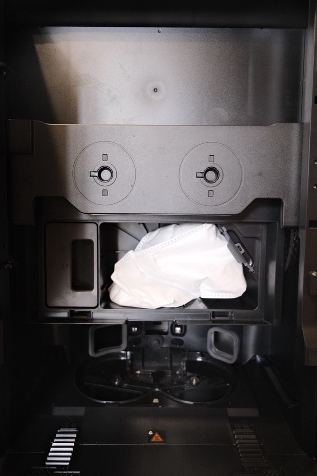 Khi Roborock, Ecovacs chưa kịp nâng chuẩn, Matrix10 Ultra đã đi trước một bước: Robot hút bụi biết thay giẻ, giặt 100°C và chăm sóc sàn gỗ - Ảnh 8.