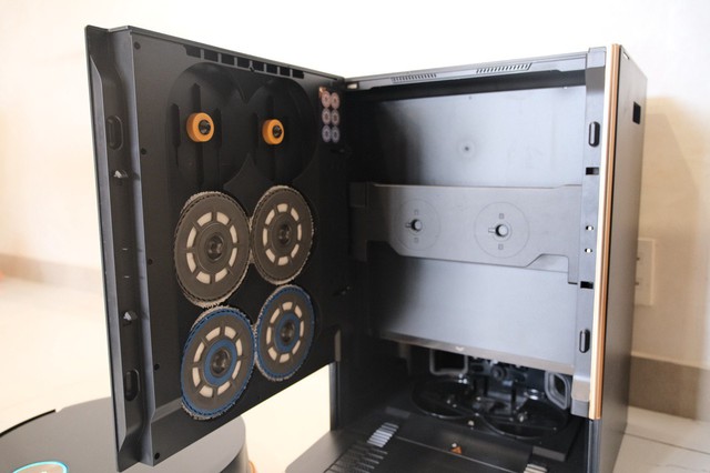 Khi Roborock, Ecovacs chưa kịp nâng chuẩn, Matrix10 Ultra đã đi trước một bước: Robot hút bụi biết thay giẻ, giặt 100°C và chăm sóc sàn gỗ - Ảnh 7.