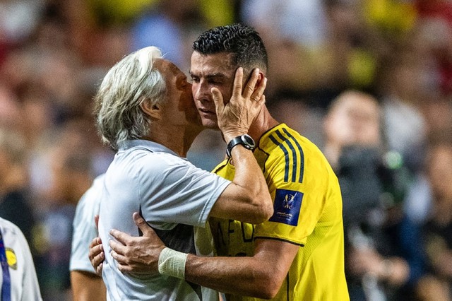 Ronaldo bị treo giò và bài toán khó nhất của mọi tổ chức: Quản trị "giai đoạn hoàng hôn" của một ngôi sao - Ảnh 3.