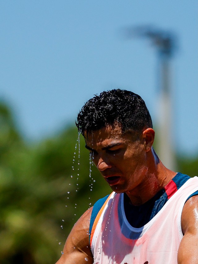 Ronaldo bị treo giò và bài toán khó nhất của mọi tổ chức: Quản trị "giai đoạn hoàng hôn" của một ngôi sao - Ảnh 5.