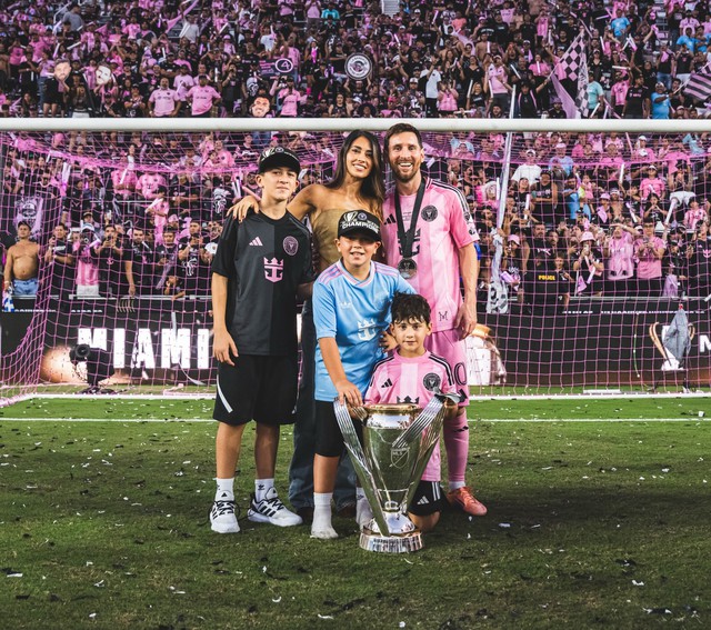 Giàu nứt đố đổ vách nhưng Messi lại