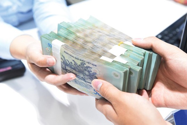 TS Châu Đình Linh: Lãi suất chưa hạ nhiệt, doanh nghiệp nhỏ và vừa nên giữ tỷ lệ nợ 30-50%, nhóm ổn định có thể vay tới 70% - Ảnh 2.