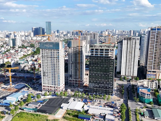Ai cũng muốn mua nhà giá rẻ, lãnh đạo Bộ Xây dựng nói thẳng 'không nên chỉ chờ giá giảm sâu' - Ảnh 1.