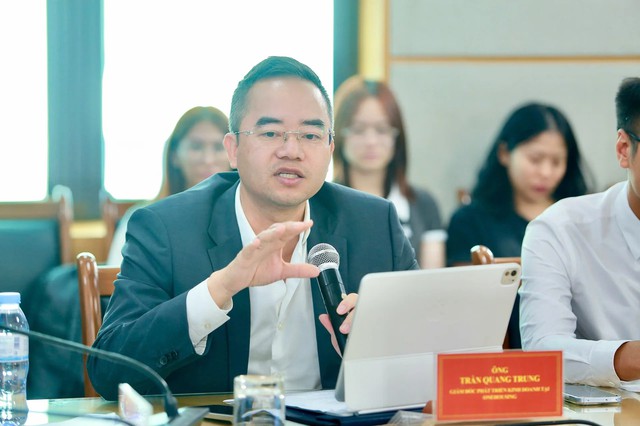 'Khi nào người dân không còn ưu tiên gửi tiết kiệm, bất động sản mới có cơ hội phục hồi rõ nét'   - Ảnh 2.