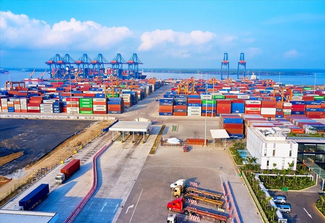 TS Mạc Quốc Anh: Doanh nghiệp không bao giờ muốn hạ tiêu chuẩn đơn hàng nhưng đôi khi vẫn phải làm để triển khai nhanh hơn - Ảnh 2.