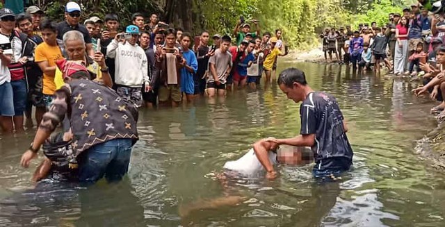 Tranh chấp đất, hai nông dân thi lặn 12 phút rồi tử vong cả đôi - Ảnh 1.