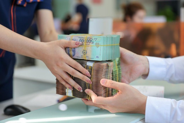 TS Cấn Văn Lực: Doanh nghiệp không thể cứ cần vốn là nghĩ ngay đến ngân hàng - Ảnh 2.