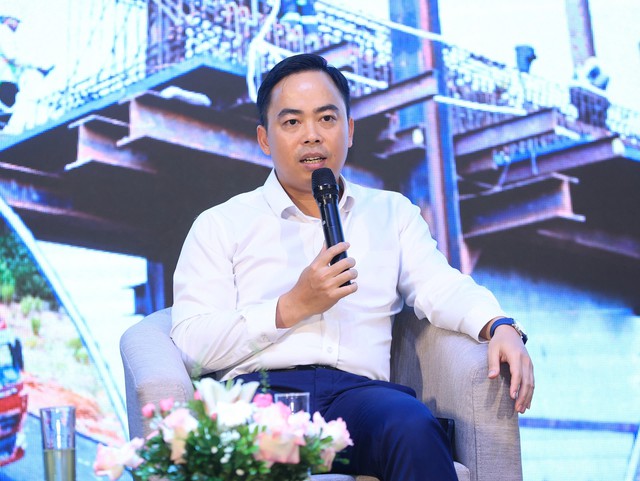 Giá nhân công xây dựng chạm mức 1 triệu đồng/công, doanh nghiệp chấp nhận trả lương trước 3 tháng để giữ người  - Ảnh 2.