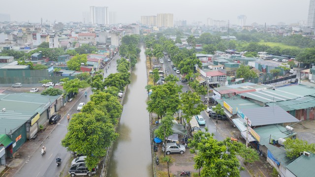 Vĩnh Hưng trước cuộc tái thiết: Kề những khu đô thị triệu đô, đường vẫn chật hẹp cứ mưa là ngập - Ảnh 1.