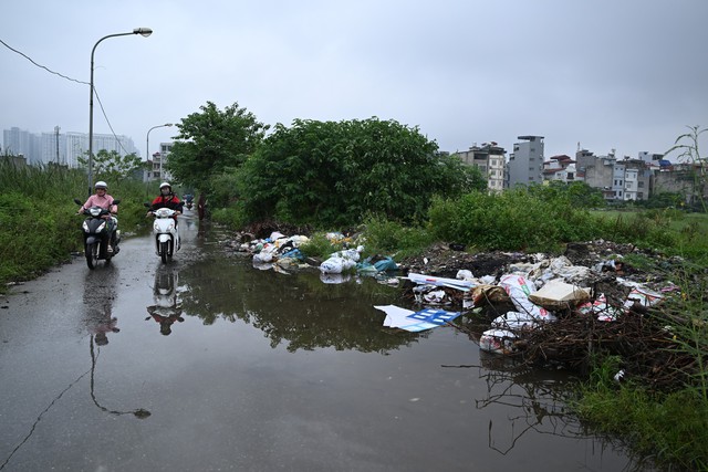 Vĩnh Hưng trước cuộc tái thiết: Kề những khu đô thị triệu đô, đường vẫn chật hẹp cứ mưa là ngập - Ảnh 9.
