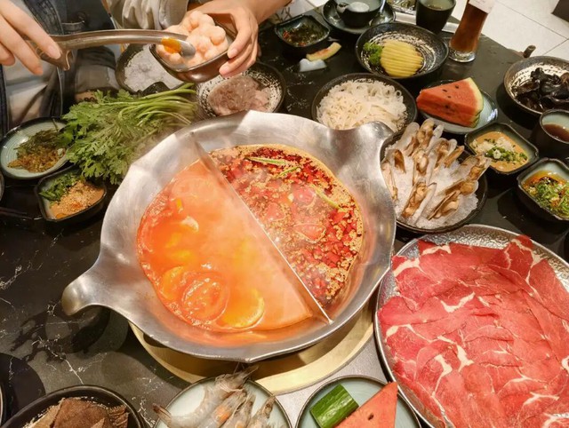 Bỏ 771 tỷ mở quán lẩu, thu về 3,8 triệu mỗi ngày: Bi kịch của cả một phân khúc lẩu đang chết dần ở Trung Quốc - Ảnh 2.