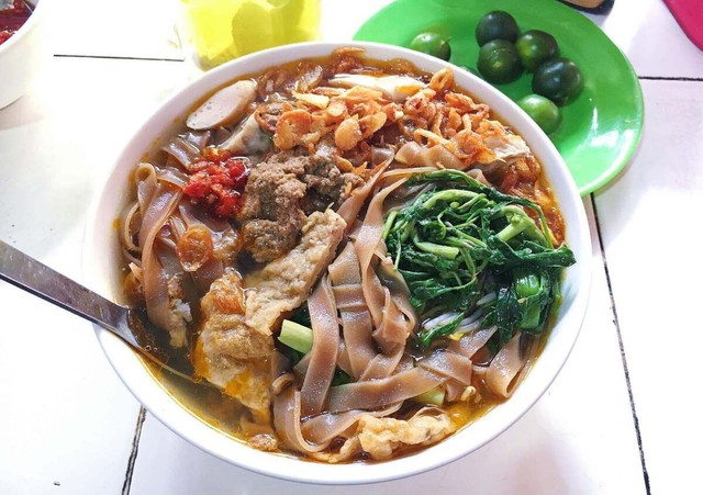 Hiện tượng "lạ" ở Hải Phòng sáng 30/4: Ra đường gặp toàn người Hà Nội, dân địa phương vừa buồn ngủ vừa buồn cười! - Ảnh 6.