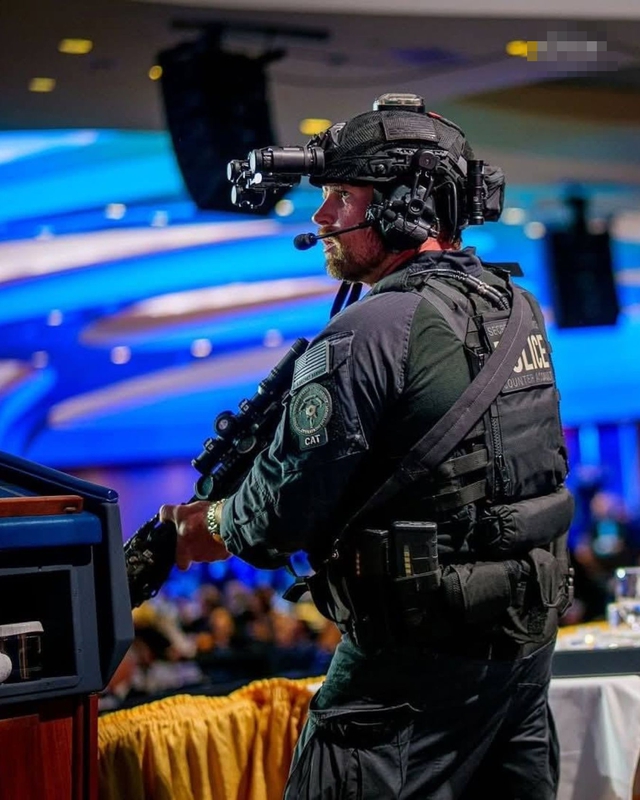 Chuyện về Tudor Hawkeye: Chiếc đồng hồ trên tay những người sẵn sàng đỡ đạn thay cho Tổng thống Mỹ - Ảnh 1.