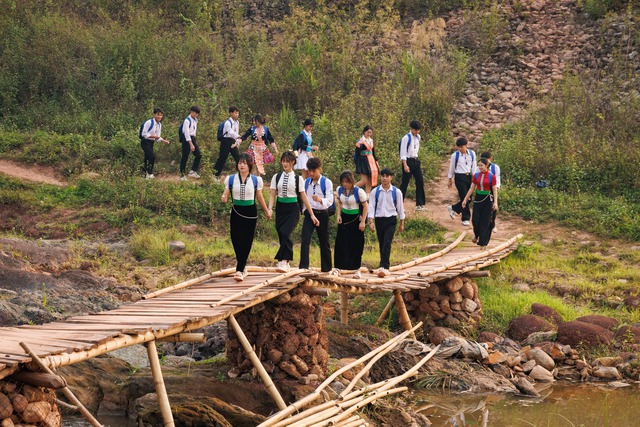 Hành trình Từ Trái Tim: Trao tri thức nơi biên cương, khơi dậy khát vọng lớn cho thế hệ trẻ Điện Biên - Ảnh 3.