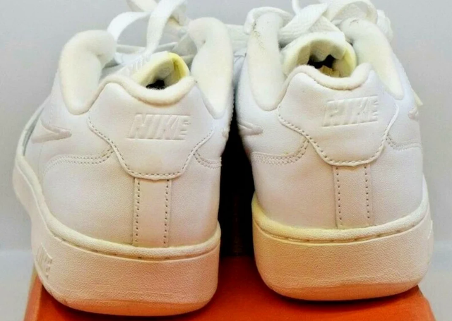 Đôi Nike của Giáo Hoàng - Ảnh 6.