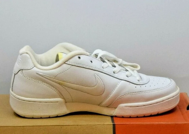 Đôi Nike của Giáo Hoàng - Ảnh 5.