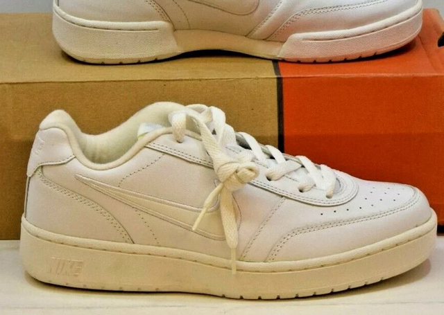 Đôi Nike của Giáo Hoàng - Ảnh 4.