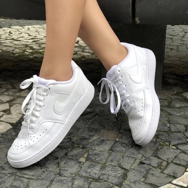 Đôi Nike của Giáo Hoàng - Ảnh 8.
