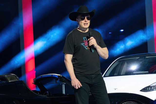 Phong thái đặc biệt của Elon Musk và ngôn ngữ cơ thể của người giàu nhất thế giới - Ảnh 3.