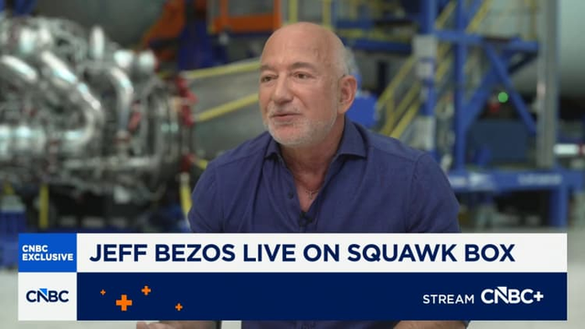 Jeff Bezos đang làm gì vậy: Từ ông chủ bị ghét nhất thế giới đến 