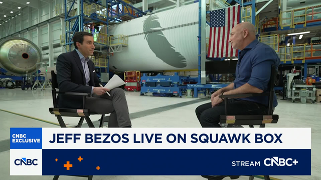 Jeff Bezos đang làm gì vậy: Từ ông chủ bị ghét nhất thế giới đến 