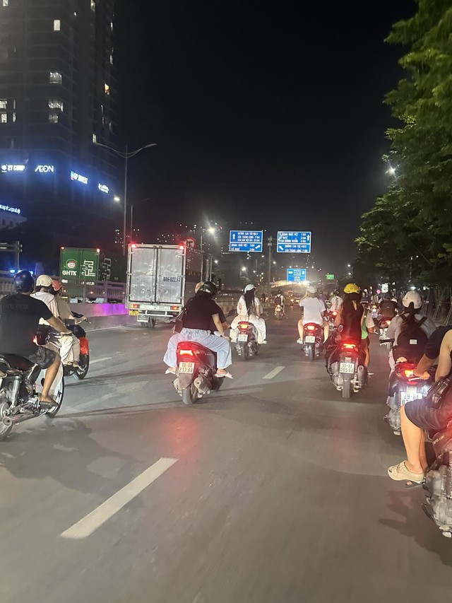 Mất điện Hà Nội đêm 25 / 5: Nhiệt độ 40 độ , cư dân không ngủ - Ảnh 6.