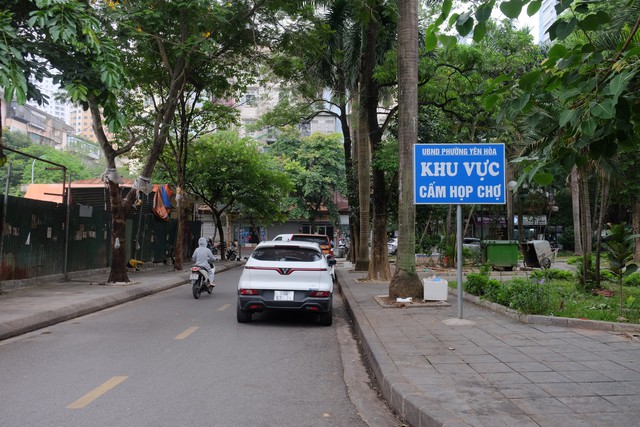 Khung cảnh khác biệt tại nơi từng là khu chợ tạm đông đúc tại Khu đô thị Trung Hòa - Nhân Chính - Ảnh 7.