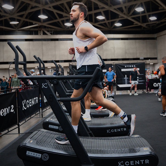 Khi "Thể thao hỗn hợp" đánh chiếm tệp khách đại chúng và công thức tái sinh các phòng gym đô thị của HYROX - Ảnh 4.