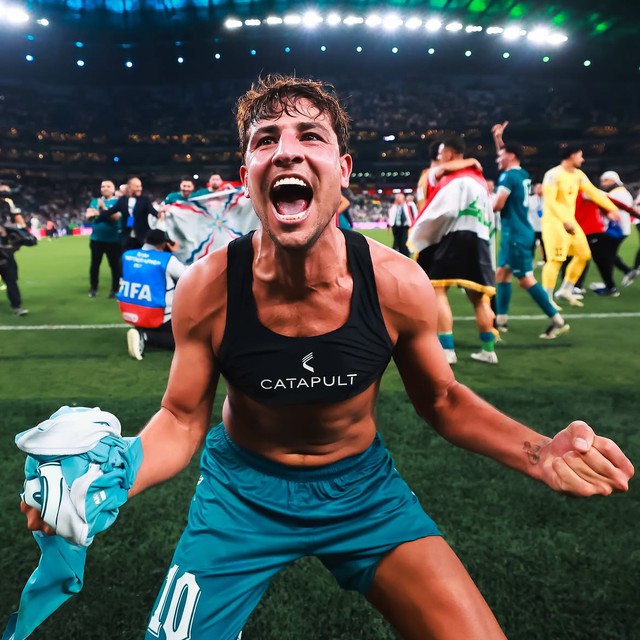 Giải mã chiếc áo lót gây bão World Cup 2026: Không phải trò đùa, đây là siêu máy tính nghìn đô định hình bóng đá kỷ nguyên dữ liệu - Ảnh 5.