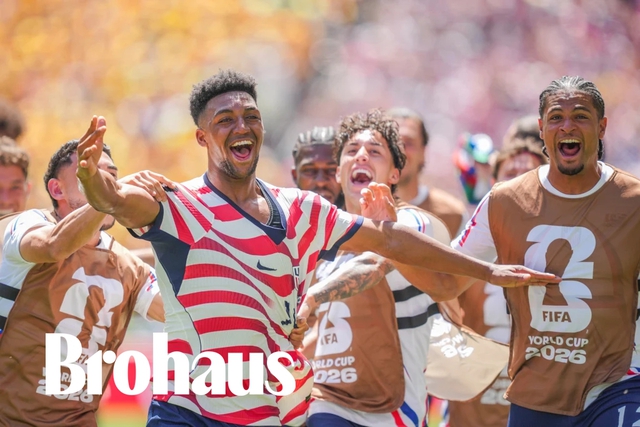 Vượt qua nhiều thánh ca thể thao, "Take Me Home, Country Roads" đang là bài hát khiến người Mỹ rơi lệ tại World Cup 2026 - Ảnh 3.