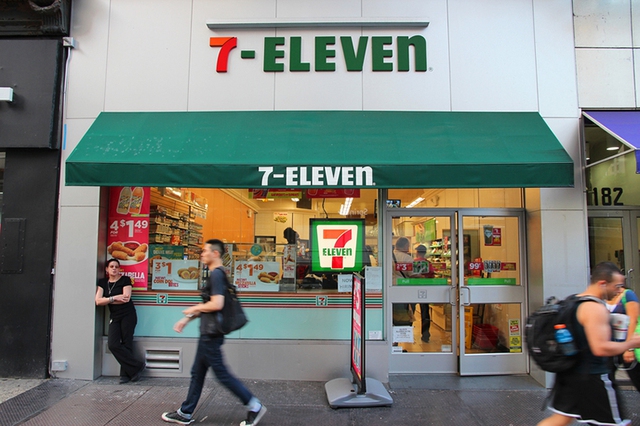7-Eleven kiện Nike vì đôi Air Max 95