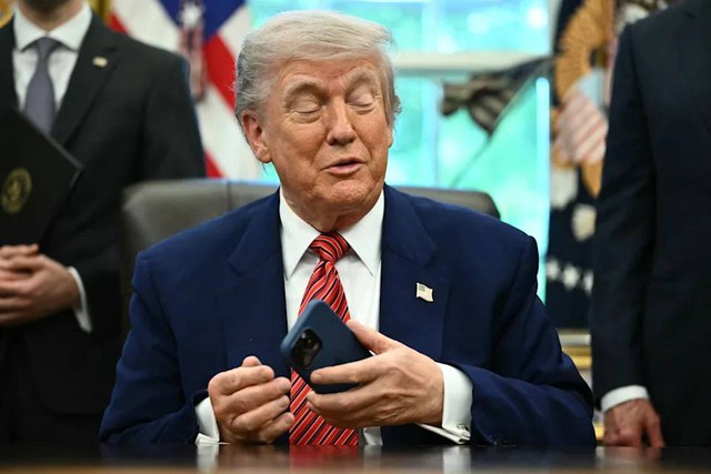 Mất gần 4 tỷ USD vì memecoin TRUMP, tiền vào tay ai? - Ảnh 1.