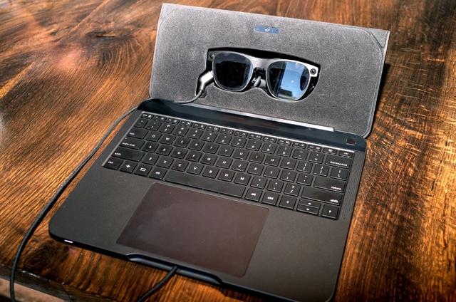 Spacetop g 1: Laptop không màn hình , trải nghiệm không gian 100 inch thực tế ảo - Ảnh 1.