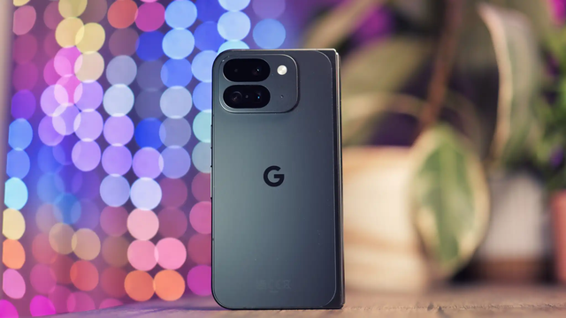 Lộ diện Google Pixel 11 với “Pixel Glow” độc lạ: Loại bỏ ống kính tele, Google muốn thay đổi cuộc chơi nhiếp ảnh di động thế nào? - Ảnh 1.